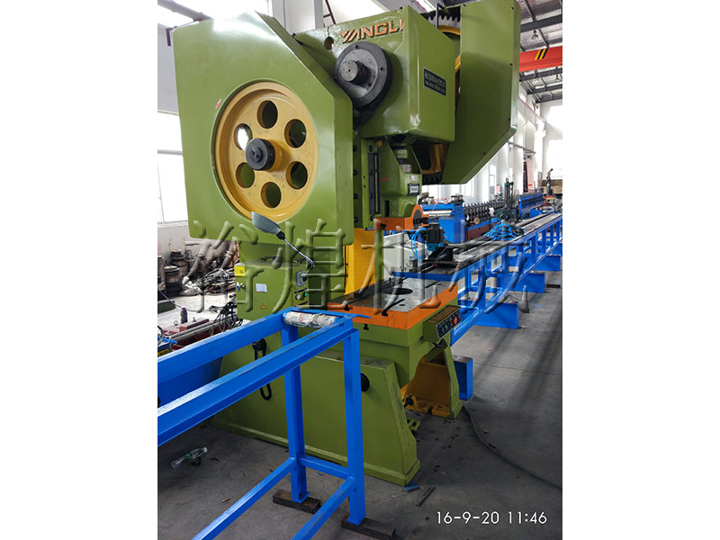 高速護(hù)欄板設(shè)備 高速護(hù)欄板設(shè)備